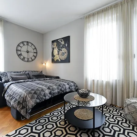 Old Clock Apartment Zagreb Buitenkant foto